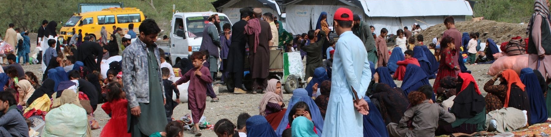 rifugiati afghani tra le tende del campo profughi in afghanistan 