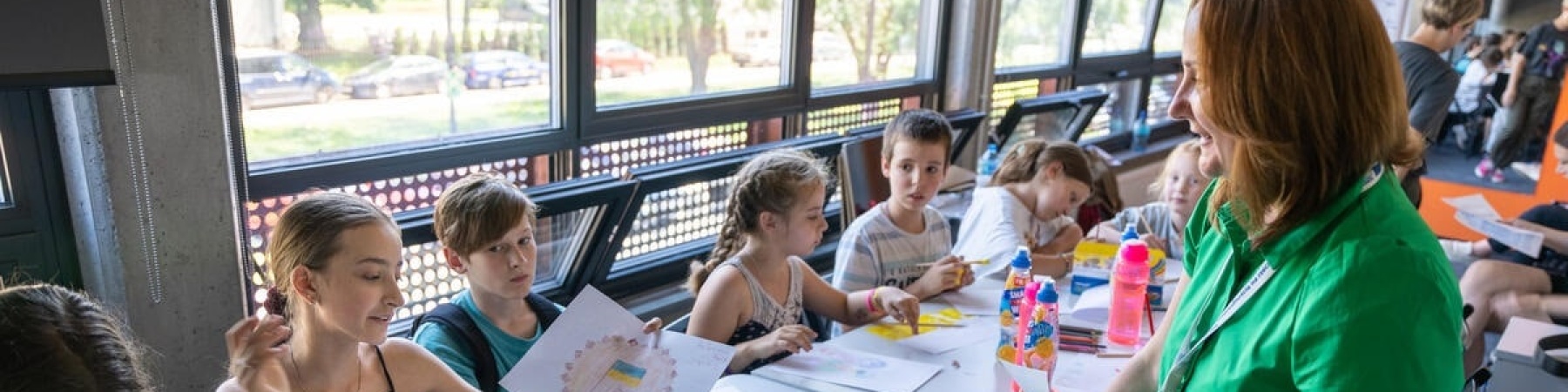 psicologa nei campi estivi con i bambini ucraini