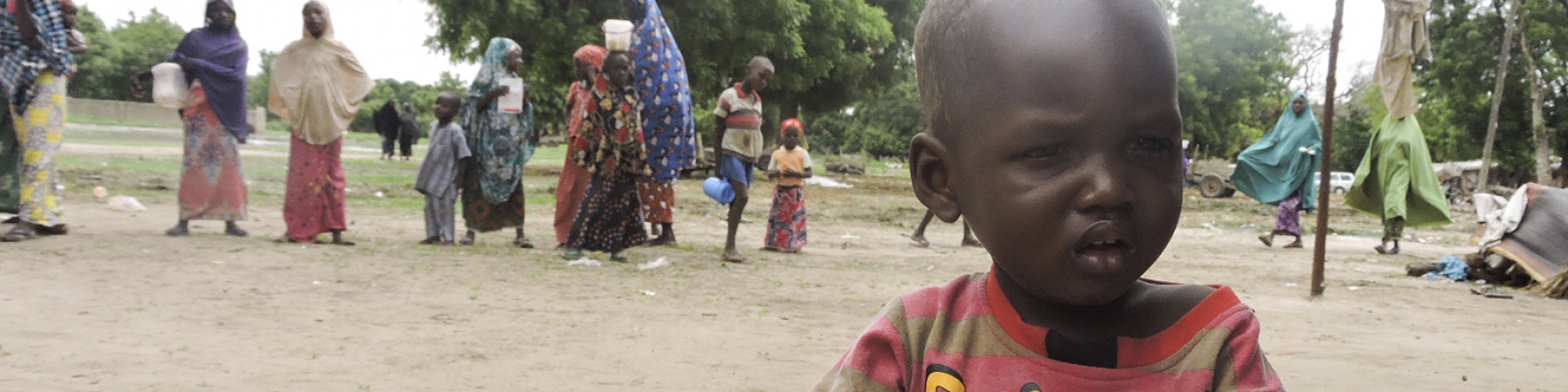Il piccolo Ibrahim nel suo villaggio in Nigeria