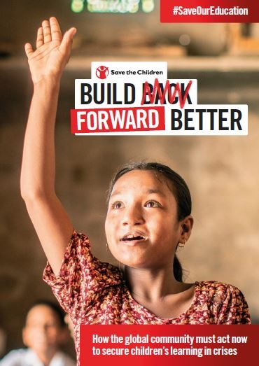 copertina report dal titolo build forward better di save the children con una bambina sullo sfondo, in aula, che alza la mano