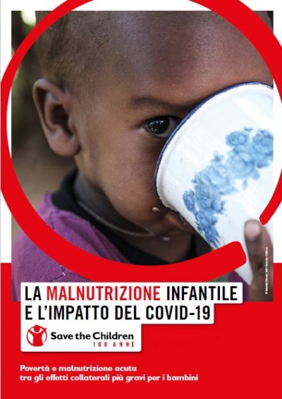 copertina report save the children su malnutrizione ed effetti covid-19 sui bambini. In primo piano un bimbo nero che beve da una tazza bianca.