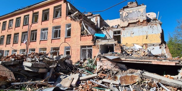Scuola_distrutta_in_Ucraina
