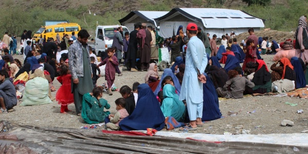 rifugiati afghani tra le tende del campo profughi in afghanistan 